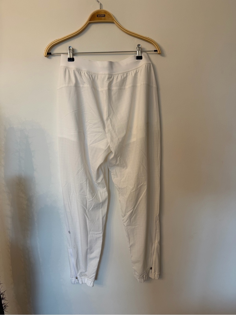 lululemon athletica White Lightweight Jogger Pants - Picture 5 of 6
